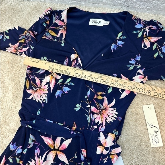NWT NEW Eliza J Women’s Dress Size 2 Navy Floral Pattern Faux Wrap 3/4 Sleeves - Picture 13 of 15